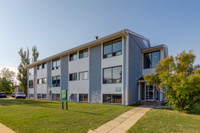 Discover your new home at Newell Manor Apartments, where modern living meets urban convenience. Idea... (image 8)