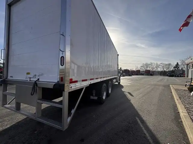 2025 Kenworth T880 in Heavy Trucks in Moncton - Image 9