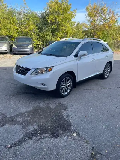 VERY CLEAN WELL MAINTAINED DRIVES AND LOOKS LIKE NEW FULLY CERTIFIED WITH SAFETY AND FULLY LOADED WI...