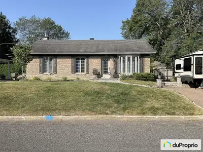 Belle maison unifamiliale clé en main avec un minimum d'entretien, chaleureuse, confortable et lumin...