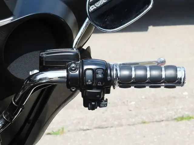 2009 Harley-Davidson FLHTCU Ultra Classic Electra Glide in Sport Touring in Cambridge - Image 14