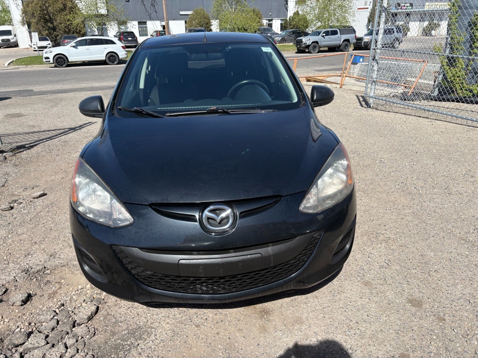 Mazda Mazda2 2014 photo 2