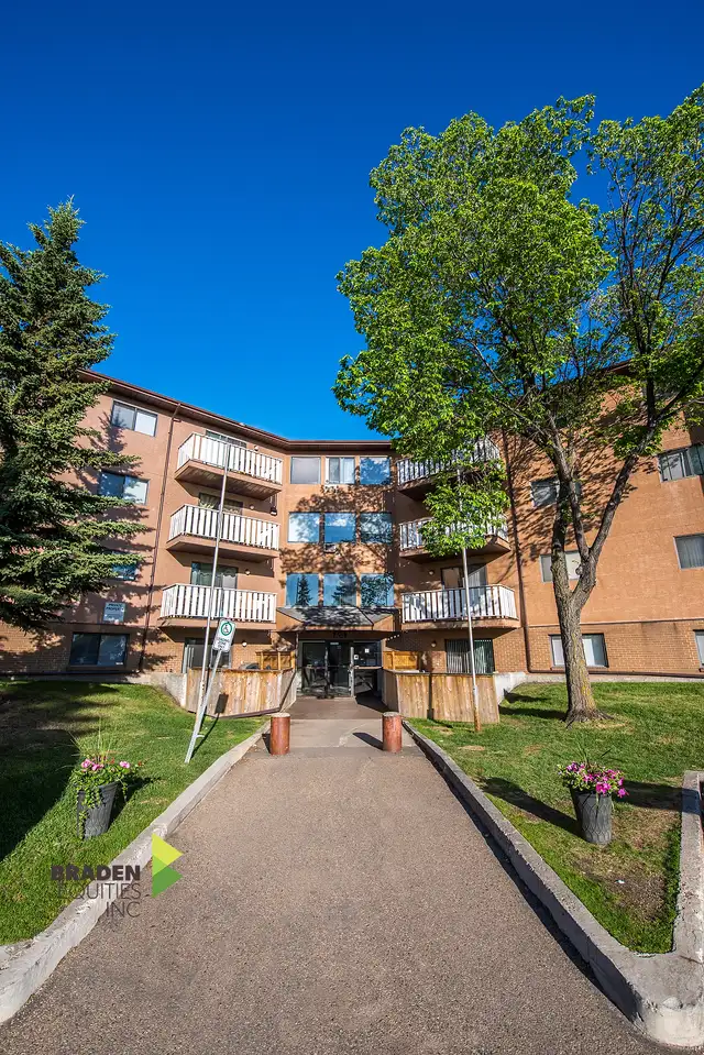 Castle Harbour - 2 BEDROOM Apartment for Rent