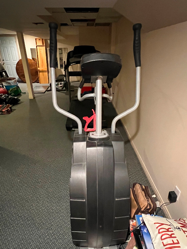 IRON MAN Elliptical in Exercise Equipment in Hamilton - Image 3