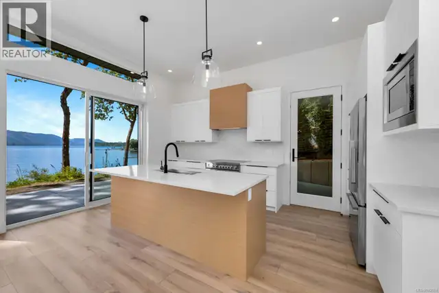 8394 Sa-Seen-Os Rd Youbou, British Columbia in Houses for Sale in Cowichan Valley / Duncan - Image 9