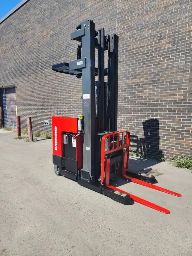 2014 Raymond DOUBLE DEEP REACH 2500LB cap charger Included in Heavy Equipment in Mississauga / Peel Region - Image 6