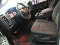 RAM 1500 2019 CLASSIC EXPRESS V-6 3.6 LITRES PENTASTAR QUAD-CAB BOITE 6.4 PIEDS 4X4 / CAMÉRA DE RECU... (image 5)