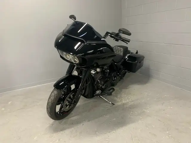 2017 Harley-Davidson Road Glide Special in Street, Cruisers & Choppers in Oshawa / Durham Region - Image 4