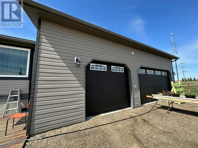 11512 Range Road 63 Rural Cypress County, Alberta in Houses for Sale in Lethbridge - Image 3