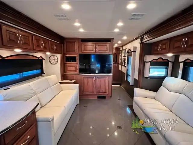 2013 Fleetwood RV Discovery 40X Diesel 057,684 Miles in RVs & Motorhomes in Moncton - Image 23