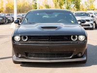 Loaded local trade-in, in phenomenal condition! Tons of factory optional equipment including the hug... (image 9)