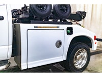 **ONE OWNER - ACCIDENT FREE** 212,725 KM This 2008 Dodge Ram 4500 4x4 Quad Cab SLT Tow Truck is powe... (image 8)