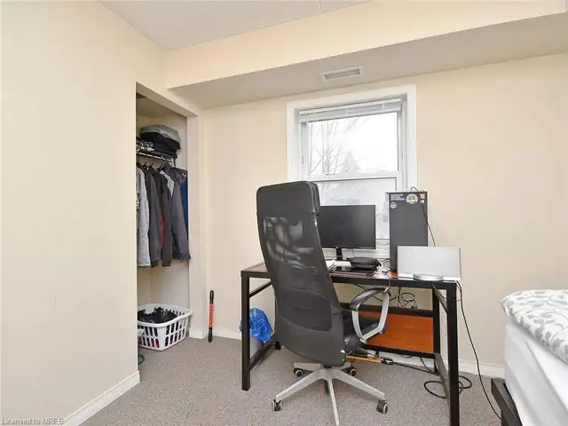 Male Student Housing in Waterloo - Students Only in Long Term Rentals in Kitchener / Waterloo - Image 9