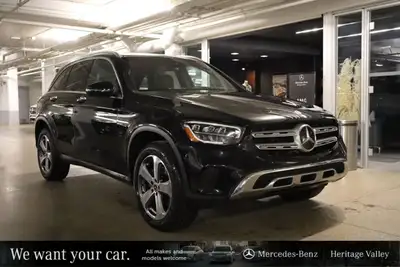 This Mercedes-Benz GLC 300 has a dependable Intercooled Turbo Premium Unleaded I-4 2.0 L/121 engine...