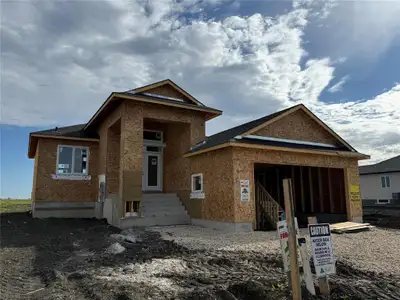 R07//St Adolphe/Don t miss this opportunity - wonderful new bungalow by A&S Homes. At 1427sf, this h...