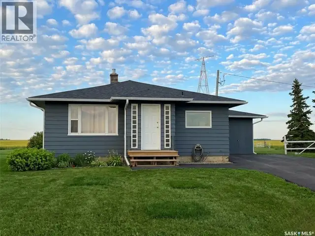 Olson Acreage Excelsior Rm No. 166, Saskatchewan in Houses for Sale in Swift Current - Image 2