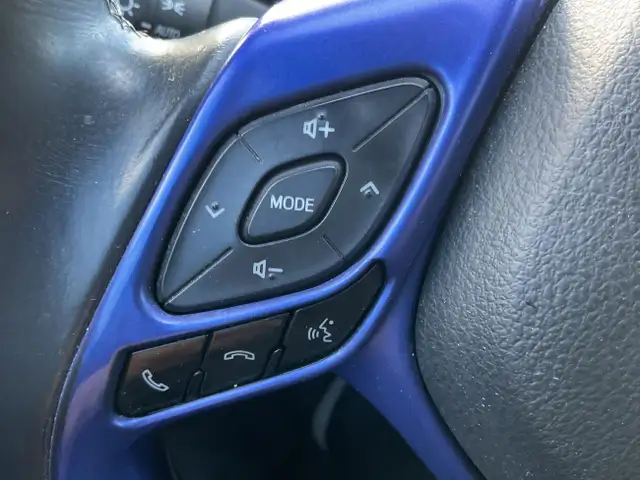 2019 Toyota C-HR in Cars & Trucks in Ottawa - Image 19