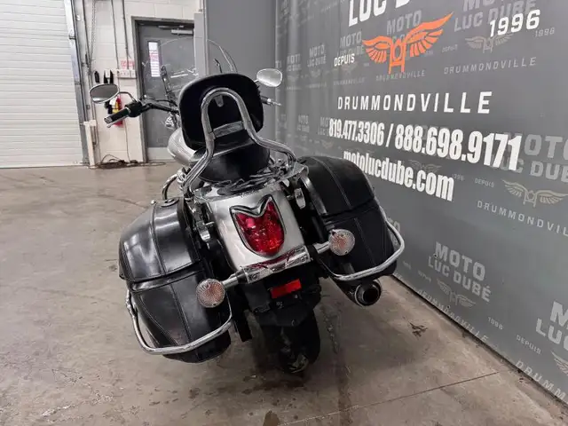 2009 Yamaha V-Star 950 Tourer in Street, Cruisers & Choppers in Drummondville - Image 12