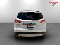 A versatile compact SUV with a comfortable interior, modern convenience features, and efficient perf... (image 4)