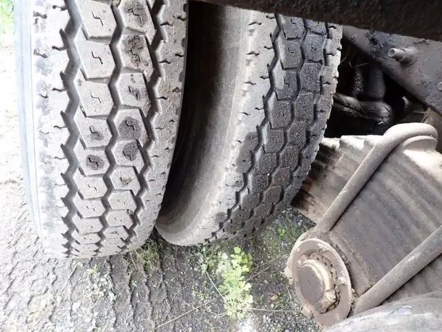 2001 Mack RB688S in Heavy Trucks in Longueuil / South Shore - Image 41