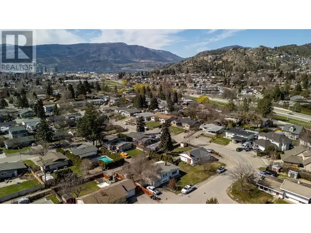 1388 Cherry Crescent W Kelowna, British Columbia in Houses for Sale in Penticton - Image 6