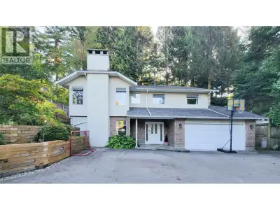 Located on a quiet, private street in the heart of Edgemont, this beautifully updated home offers ex...