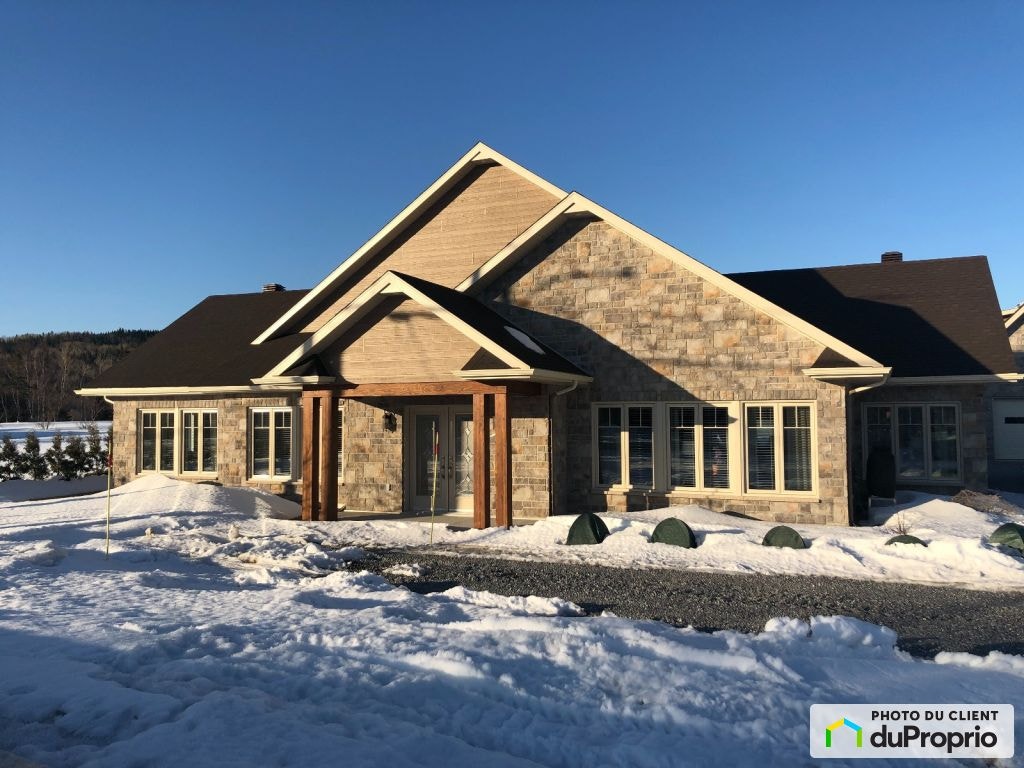 $759,000 - Bungalow for sale in Ste-Anne-Des-Monts — photo 2