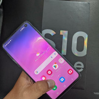 Samsung S10E 128GB - Unlocked with 1 year Warranty