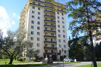 All Renovated Suites now include Air Conditioning Live at Windermere Place, an Apartment in North Lo...