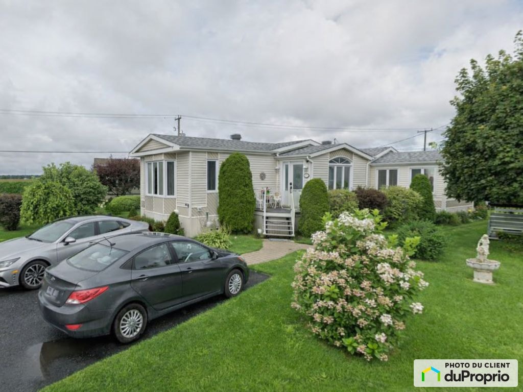 $369,000 - Mobile home for sale in Ste-Angele-De-Monnoir — photo 1