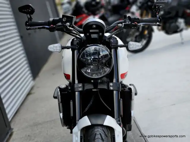 2022 Triumph Trident 660 Crystal White in Street, Cruisers & Choppers in Oshawa / Durham Region - Image 7