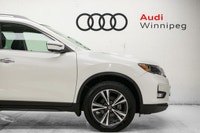 Locally owned AND super low KM!! Check out this Carfax 1 owner 2020 Nissan Rogue with All-Wheel Driv... (image 4)