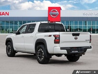 Recent Arrival! CARFAX Canada No Reported Accidents CARFAX Canada One Owner 4WD, Auto-Dimming Mirror... (image 4)
