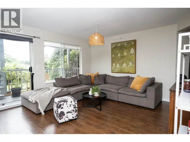 756 GIBSONS WAY Gibsons, British Columbia in Condos for Sale in Sunshine Coast - Image 4