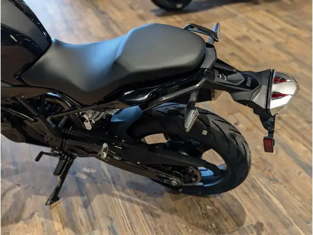 2025 BMW G 310 R // Cosmic Black in Sport Bikes in Winnipeg - Image 13