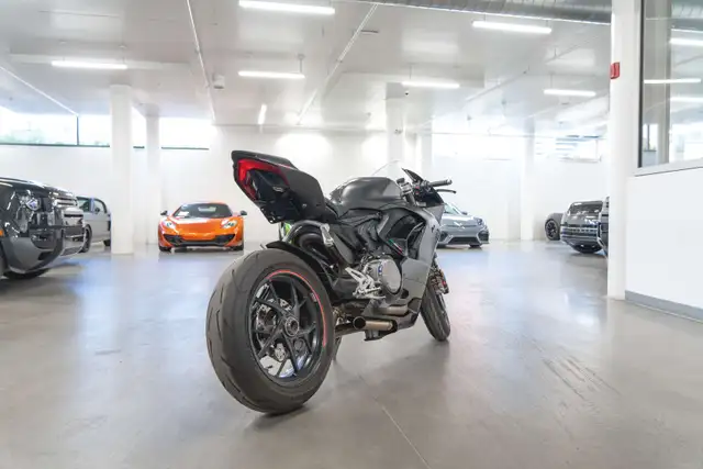 2025 Ducati Panigale V2 *BAS KMs!*5533992136638566413