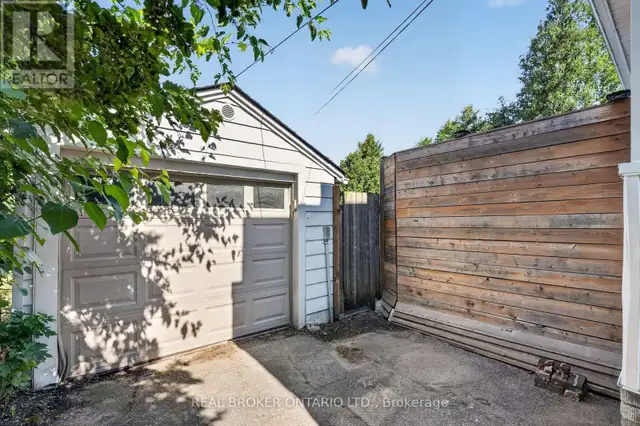 72 HOUGHTON AVENUE S Hamilton (Delta), Ontario in Houses for Sale in Hamilton - Image 32