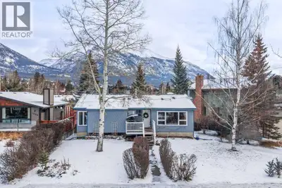 A charming single-family home located in the highly sought-after Lions Park. With over 2,300 sqft of...