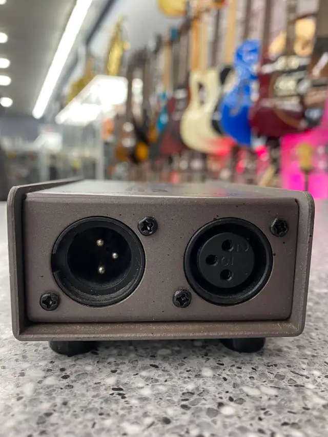 Apex APP2 48 Volt Phantom Power Supply in Pro Audio & Recording Equipment in City of Toronto - Image 3