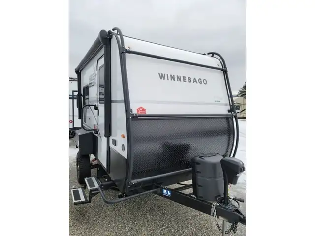 2023 Winnebago Hike 100 H1316TB in Travel Trailers & Campers in Penticton - Image 2