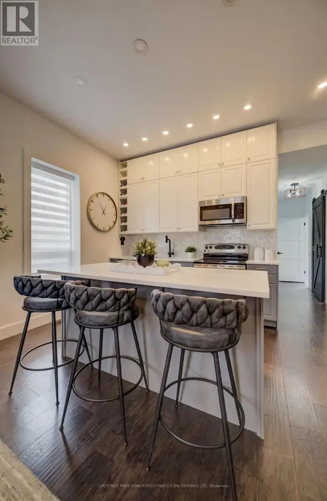 19 CEDAR STREET Cambridge, Ontario in Houses for Sale in Cambridge - Image 17