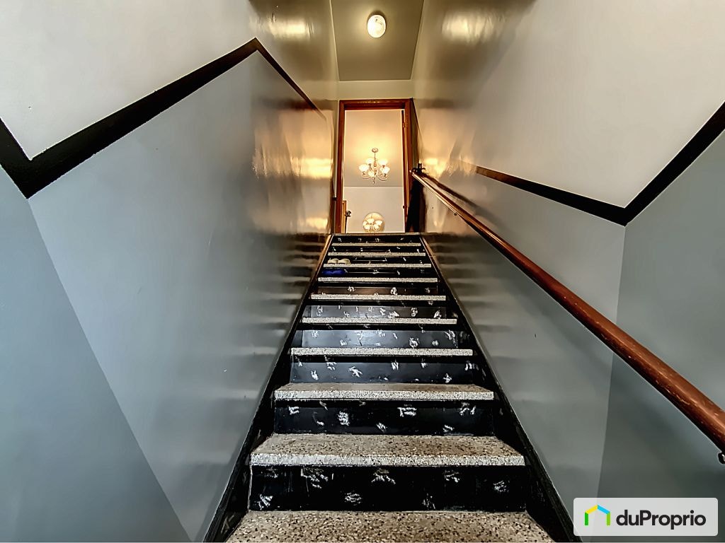 $889,000 - Triplex for sale in Anjou — photo 2