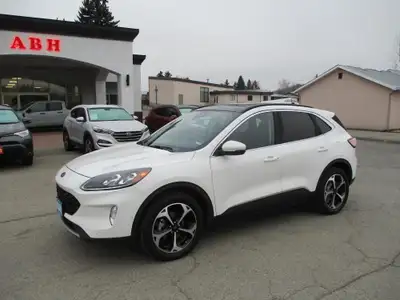 Experience comfort, performance, and premium features with this 2020 Ford Escape Titanium AWD in imm...