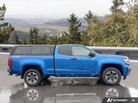 Adventure awaits with this 2022 Chevrolet Colorado Z71, dressed in a head-turning Bright Blue Metall... (image 5)