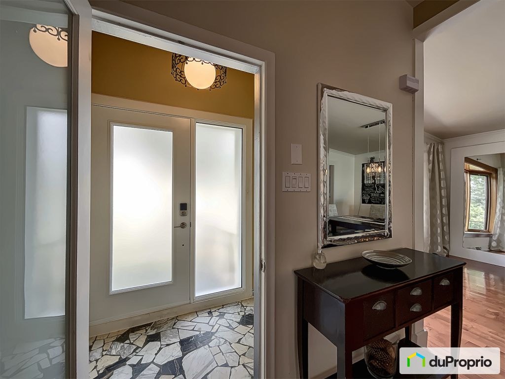 $739,900 - Bungalow for sale in Longueuil (Vieux-Longueuil) — photo 2