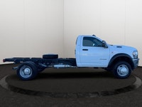 SPECIAL OFFER! This 2024 RAM 5500 REG CAB CHASSIS has the following options Cloth 40/20/40 Prem Benc... (image 6)