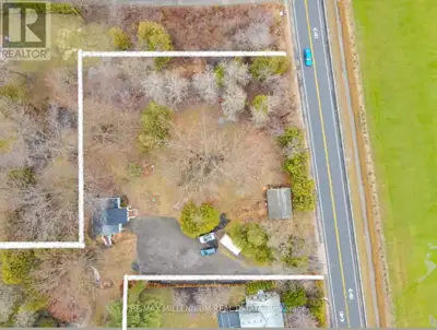 Welcome to your own 'Paradise in Caledon' a charming home set on over 1.25 acre with the CreditRiver...