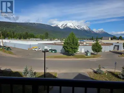 Well kept 1 bedroom, 1 bath condo unit in the desirable Ptarmigan Meadows. Unwind after a busy day w...