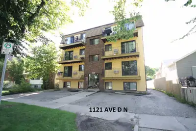 Located near Sask Polytechnic School, 33rd Street with many amenities and a short drive to downtown!...