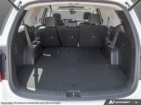 *Certified!* Hyundai's entry to the 3-seater SUV segment is a huge shakeup, as this Palisade is an e... (image 6)